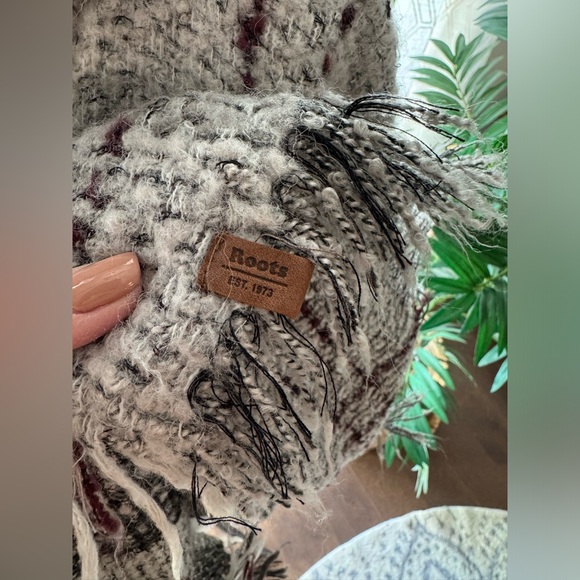 Roots Poncho One Size
Wool Blend Fringe Cowl Neck - Picture 3 of 7